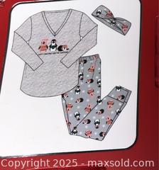 MaxSold Auction: 3 Pc Christmas Penguin P.J.’s Size S - Hamilton (Ontario, Canada) SELLER MANAGED Downsizing Online Auction - Moffat Road