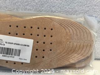 MaxSold Auction: 4 Pairs Of Shoe Insoles - Hamilton (Ontario, Canada) SELLER MANAGED Downsizing Online Auction - Moffat Road