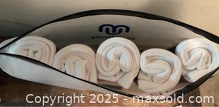 MaxSold Auction: 5/pk Women’s White Socks Small - Hamilton (Ontario, Canada) SELLER MANAGED Downsizing Online Auction - Moffat Road