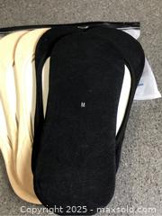 MaxSold Auction: 6/pack Women’s No Show Socks 8-10 - Hamilton (Ontario, Canada) SELLER MANAGED Downsizing Online Auction - Moffat Road