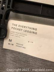 MaxSold Auction: American Eagle Ladies Leggings Medium - Hamilton (Ontario, Canada) SELLER MANAGED Downsizing Online Auction - Moffat Road