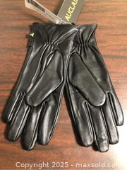 MaxSold Auction: Auclair Women’s Leather Gloves Sz 7.5 - Hamilton (Ontario, Canada) SELLER MANAGED Downsizing Online Auction - Moffat Road