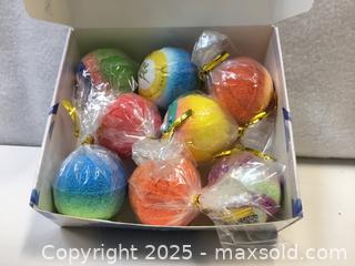 MaxSold Auction: Box Of 8 Bath Bombs - Hamilton (Ontario, Canada) SELLER MANAGED Downsizing Online Auction - Moffat Road