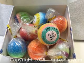MaxSold Auction: Box Of 8 Bath Bombs - Hamilton (Ontario, Canada) SELLER MANAGED Downsizing Online Auction - Moffat Road