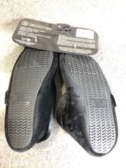 MaxSold Auction: Isotoner Ladies Slippers Medium  - Hamilton (Ontario, Canada) SELLER MANAGED Downsizing Online Auction - Moffat Road
