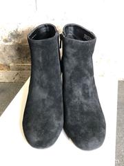 MaxSold Auction: Kenneth Cole Women’s Ankle Boots 9 - Hamilton (Ontario, Canada) SELLER MANAGED Downsizing Online Auction - Moffat Road