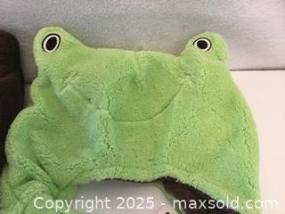 MaxSold Auction: Lot/2 Children’s Fun Reversible Hats - Hamilton (Ontario, Canada) SELLER MANAGED Downsizing Online Auction - Moffat Road