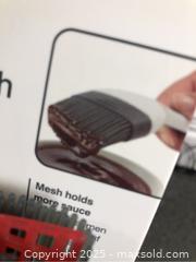 MaxSold Auction: Lot/2 Silicone Basting Brushes - Hamilton (Ontario, Canada) SELLER MANAGED Downsizing Online Auction - Moffat Road