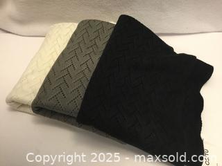 MaxSold Auction: Lot/3 Infinity Scarves One Size - Hamilton (Ontario, Canada) SELLER MANAGED Downsizing Online Auction - Moffat Road
