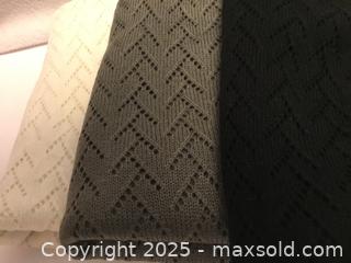 MaxSold Auction: Lot/3 Infinity Scarves One Size - Hamilton (Ontario, Canada) SELLER MANAGED Downsizing Online Auction - Moffat Road