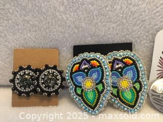 MaxSold Auction: Lot/4 Hand Crafted Earrings - Hamilton (Ontario, Canada) SELLER MANAGED Downsizing Online Auction - Moffat Road