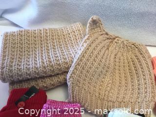 MaxSold Auction: Lot/9 Assorted Children’s Hats And Mitts - Hamilton (Ontario, Canada) SELLER MANAGED Downsizing Online Auction - Moffat Road