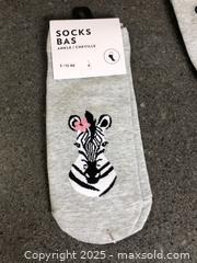 MaxSold Auction: Lot of 4 Ladies Ankle Socks - Hamilton (Ontario, Canada) SELLER MANAGED Downsizing Online Auction - Moffat Road