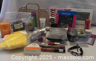 MaxSold Auction: Lot Of Assorted Self Care Items - Hamilton (Ontario, Canada) SELLER MANAGED Downsizing Online Auction - Moffat Road