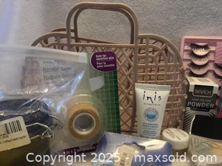 MaxSold Auction: Lot Of Assorted Self Care Items - Hamilton (Ontario, Canada) SELLER MANAGED Downsizing Online Auction - Moffat Road