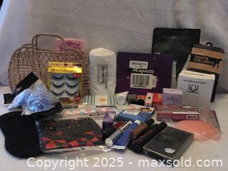 MaxSold Auction: Lot Of Assorted Self Care Items - Hamilton (Ontario, Canada) SELLER MANAGED Downsizing Online Auction - Moffat Road