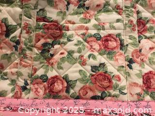 MaxSold Auction: New Quilted Tote - Hamilton (Ontario, Canada) SELLER MANAGED Downsizing Online Auction - Moffat Road