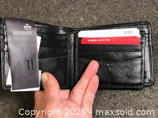 MaxSold Auction: Pelle Leather RFID Men’s Wallet - Hamilton (Ontario, Canada) SELLER MANAGED Downsizing Online Auction - Moffat Road