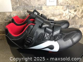 MaxSold Auction: Peloton Cycling Shoes 46 - Hamilton (Ontario, Canada) SELLER MANAGED Downsizing Online Auction - Moffat Road