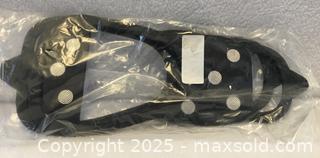 MaxSold Auction: Portable Foldable Ice Traction Cleats - Hamilton (Ontario, Canada) SELLER MANAGED Downsizing Online Auction - Moffat Road