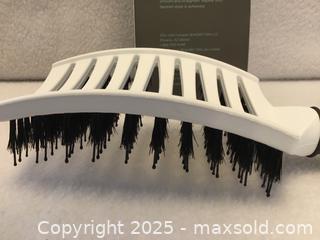 MaxSold Auction: Seacret Pro Styling Hair Brush - Hamilton (Ontario, Canada) SELLER MANAGED Downsizing Online Auction - Moffat Road
