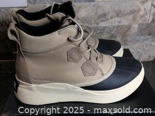 MaxSold Auction: Sorel Women’s Out N About Winter Boots 8 - Hamilton (Ontario, Canada) SELLER MANAGED Downsizing Online Auction - Moffat Road