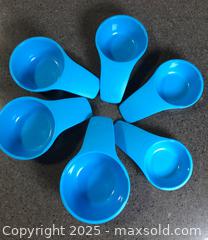 MaxSold Auction: Tupperware Measuring Cups &#38; Spoons - Hamilton (Ontario, Canada) SELLER MANAGED Downsizing Online Auction - Moffat Road