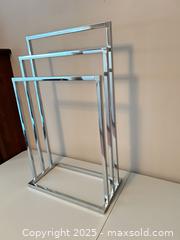 MaxSold Auction: Chrome Plated Metal Blanket Ladder, 3-Tier, 33 x 20 in - Waterloo (Ontario, Canada) SELLER MANAGED Estate Sale Online Auction -  New Hampshire Street