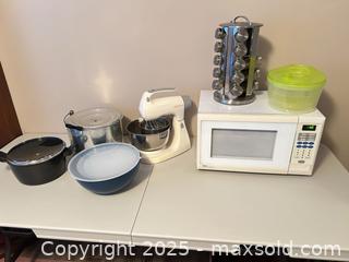 MaxSold Auction: Kitchen cookware &#38; small appliances lot: microwave, pots, mixer - Waterloo (Ontario, Canada) SELLER MANAGED Estate Sale Online Auction -  New Hampshire Street