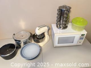 MaxSold Auction: Kitchen cookware &#38; small appliances lot: microwave, pots, mixer - Waterloo (Ontario, Canada) SELLER MANAGED Estate Sale Online Auction -  New Hampshire Street