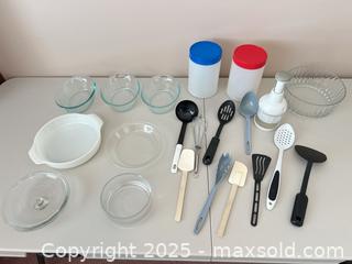 MaxSold Auction: Kitchen Utensils & Glass Bakeware Lot, Approximately 18 Pieces - Waterloo (Ontario, Canada) SELLER MANAGED Estate Sale Online Auction -  New Hampshire Street