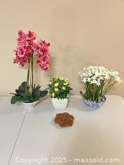 MaxSold Auction: Lot of 4 Artificial Floral Plants with Ceramic Pots & Stand - Waterloo (Ontario, Canada) SELLER MANAGED Estate Sale Online Auction -  New Hampshire Street