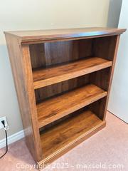 MaxSold Auction: Medium Brown Oak-Tone 3-Shelf Bookcase with Adjustable Shelves - Waterloo (Ontario, Canada) SELLER MANAGED Estate Sale Online Auction -  New Hampshire Street