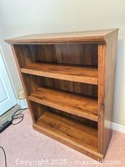 MaxSold Auction: Medium Brown Oak-Tone 3-Shelf Bookcase with Adjustable Shelves - Waterloo (Ontario, Canada) SELLER MANAGED Estate Sale Online Auction -  New Hampshire Street