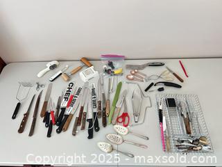 MaxSold Auction: Mixed Kitchen Cutters &#38; Utensil Lot (Approx. 45–55 pcs) - Waterloo (Ontario, Canada) SELLER MANAGED Estate Sale Online Auction -  New Hampshire Street