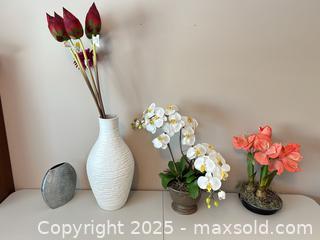 MaxSold Auction: Set of 3 Faux Flower Arrangements + Decorative Ceramic Vase - Waterloo (Ontario, Canada) SELLER MANAGED Estate Sale Online Auction -  New Hampshire Street