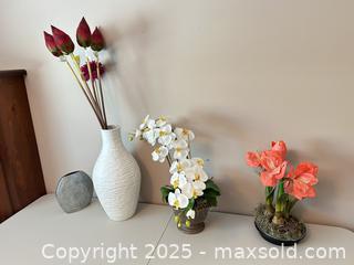 MaxSold Auction: Set of 3 Faux Flower Arrangements + Decorative Ceramic Vase - Waterloo (Ontario, Canada) SELLER MANAGED Estate Sale Online Auction -  New Hampshire Street