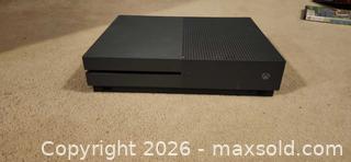MaxSold Auction: Xbox One S video game console - Toronto (Ontario, Canada) SELLER MANAGED Downsizing Online Auction -  Pilkington Drive