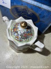 MaxSold Auction: Sadler Teapots A - Greater Napanee (Ontario, Canada) PARTNER MANAGED Estate Sale Online Auction - Camden Road