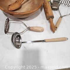 MaxSold Auction: Classic Kitchenware & Utensil Assortment - Sacramento (California, USA) SELLER MANAGED Reseller Online Auction - Arden Way