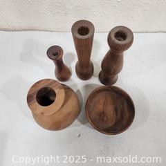 MaxSold Auction: Decorative Wooden Bud Vase Set - Sacramento (California, USA) SELLER MANAGED Reseller Online Auction - Arden Way