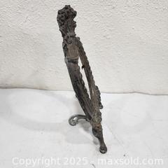 MaxSold Auction: Vintage Ornate Cast-Iron Oval Picture Frame - Sacramento (California, USA) SELLER MANAGED Reseller Online Auction - Arden Way