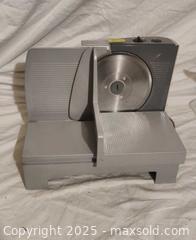 MaxSold Auction: Bravetti 6&#34; Electric Meat Slicer, 120V, Silver - Toronto (Ontario, Canada) SELLER MANAGED Downsizing Online Auction - Rutherford Avenue