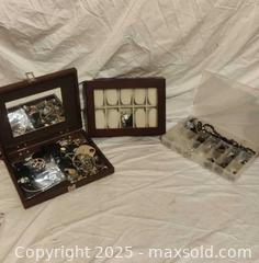 MaxSold Auction: Mixed Fashion Jewelry Lot, Assorted 100+ Pieces - Toronto (Ontario, Canada) SELLER MANAGED Downsizing Online Auction - Rutherford Avenue