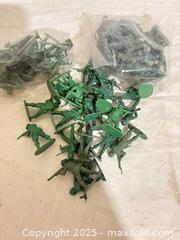 MaxSold Auction: Plastic Army Men, Solid Green — Approx. 40+ Figures - Toronto (Ontario, Canada) SELLER MANAGED Downsizing Online Auction - Rutherford Avenue