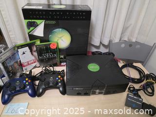 MaxSold Auction: Xbox Console, Games & More Xbox accessories  - Vancouver (British Columbia, Canada) PARTNER MANAGED Downsizing Online Auction - Montcalm Street (CONDO)