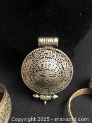 MaxSold Auction: Himalayan Jewellery - Saanich (British Columbia, Canada) SELLER MANAGED Downsizing Online Auction - Colquitz Avenue