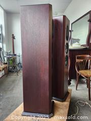 MaxSold Auction: 2x Vintage Energy Veritas v1.8 Speaker lot - Toronto (Ontario, Canada) PARTNER MANAGED Reseller Online Auction - Queen Street West