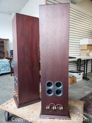 MaxSold Auction: 2x Vintage Energy Veritas v1.8 Speaker lot - Toronto (Ontario, Canada) PARTNER MANAGED Reseller Online Auction - Queen Street West