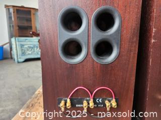 MaxSold Auction: 2x Vintage Energy Veritas v1.8 Speaker lot - Toronto (Ontario, Canada) PARTNER MANAGED Reseller Online Auction - Queen Street West